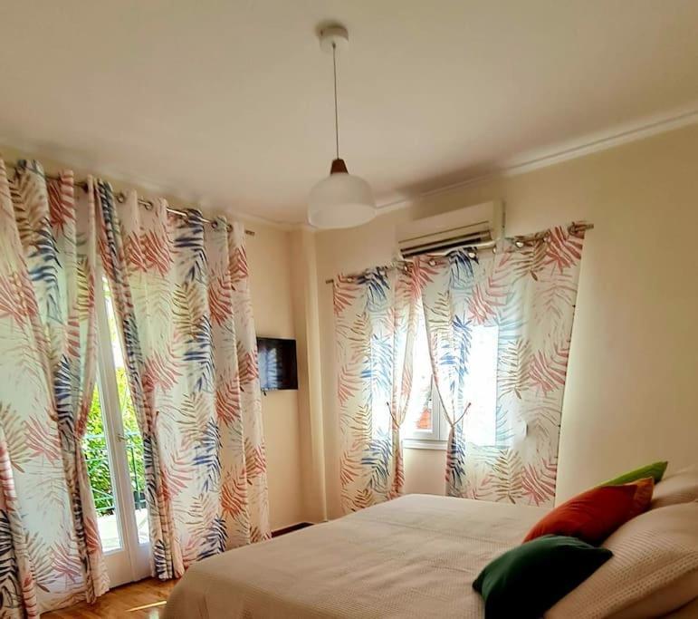 Apartamento Glyfada Path Of Poets Atenas Exterior foto