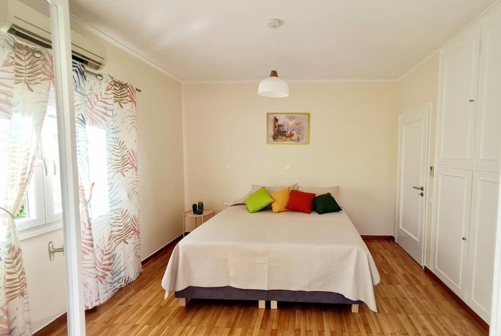 Apartamento Glyfada Path Of Poets Atenas Exterior foto
